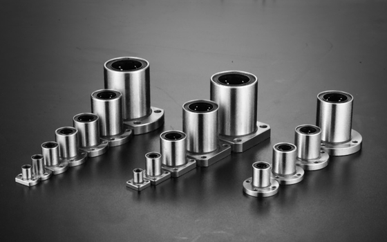 Precision LMF8UU Round Linear Flange Bearing com PA66 Prateado